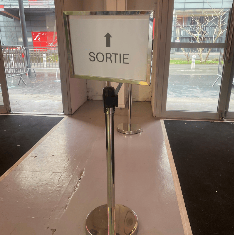 Post with A3 sign holder | Decoroom Post with A3 sign holder | Decoroom