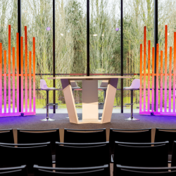 Stage desk Octogone | Decoroom