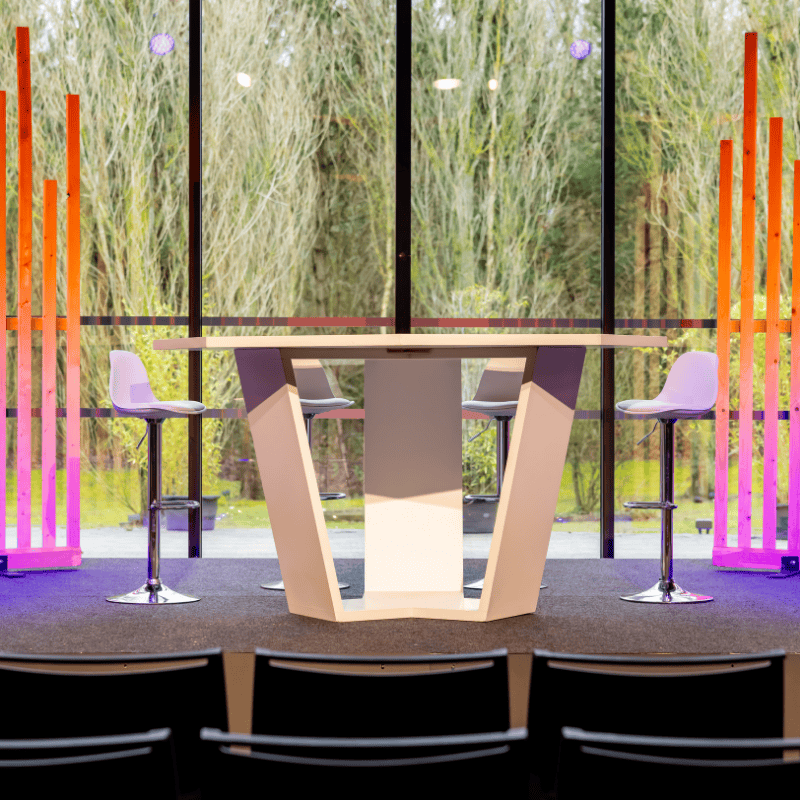 Stage desk Octogone | Decoroom